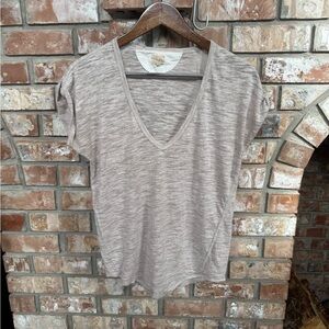 Aritzia Wilfred Free Heathered Tan V-Neck Tee